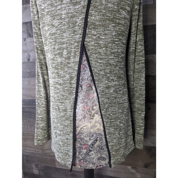 Poeme Layered Green light weight Sweater Blouse Size Large - Picture 7 of 7